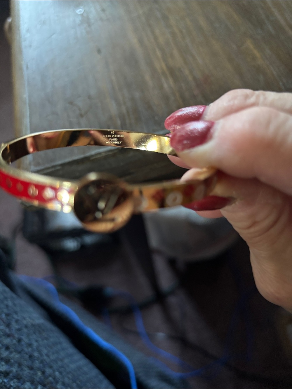 Beautiful gold bangle - Picture 3 of 3